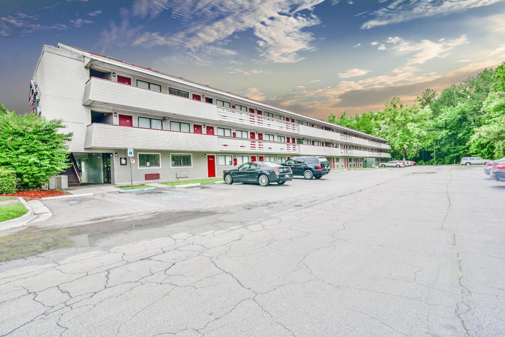 Economy Hotel Atlanta Lodge West Экстерьер фото